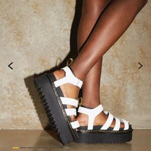Dr Martens BLAIRE HYDRO LEATHER PLATFORM STRAP SANDALS